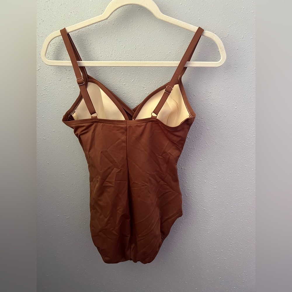 Miraclesuit Mystique One Piece in Scotch Brown Size 8 New - Picture 5 of 9